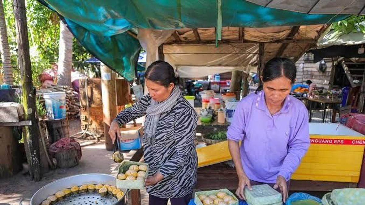 Cambodia Prioritises Girls' Education as Women Drive Economic Growth