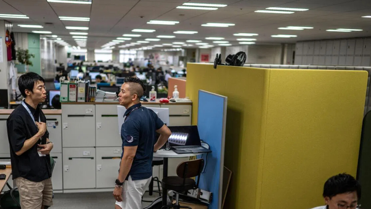 Japan's Summer Dress Code Goes Informal, But Bare Legs Spark Workplace Debate