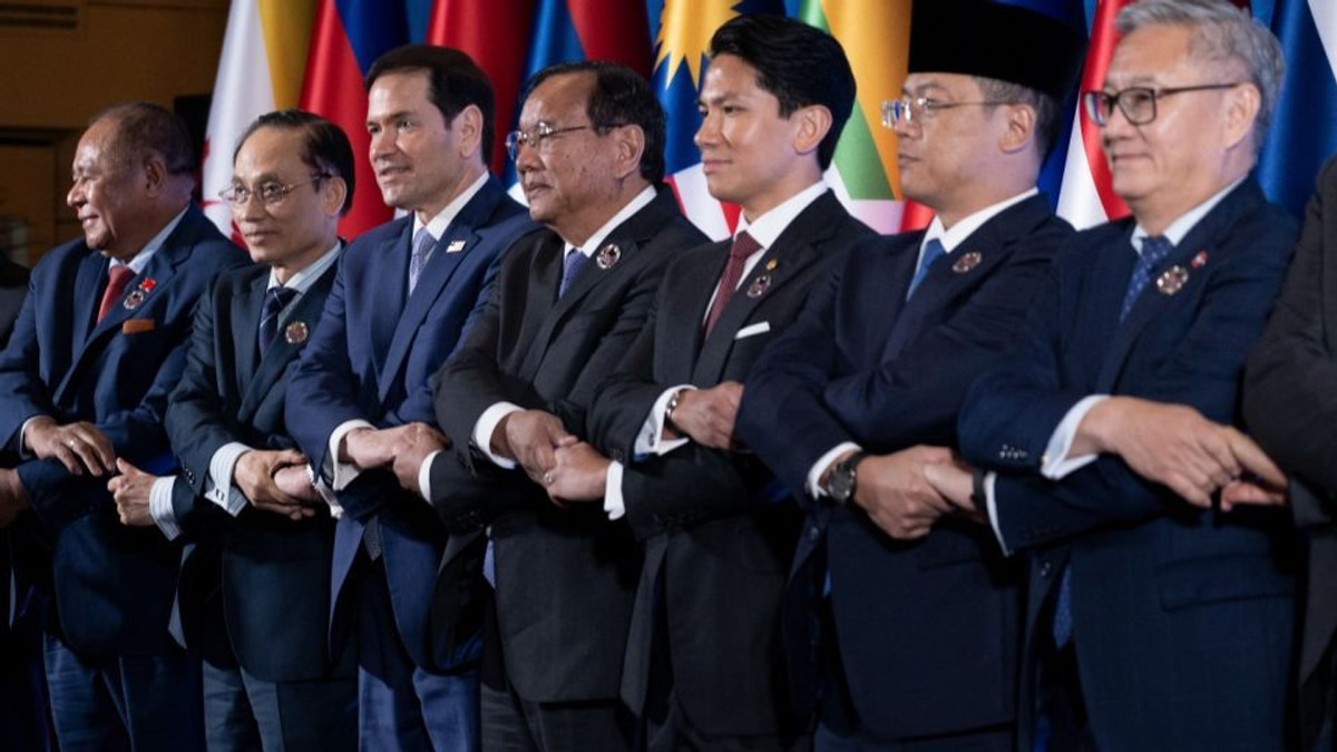 Asean Pushes for Open Hormuz Passage as Middle East Turmoil Weighs on Regional Trade