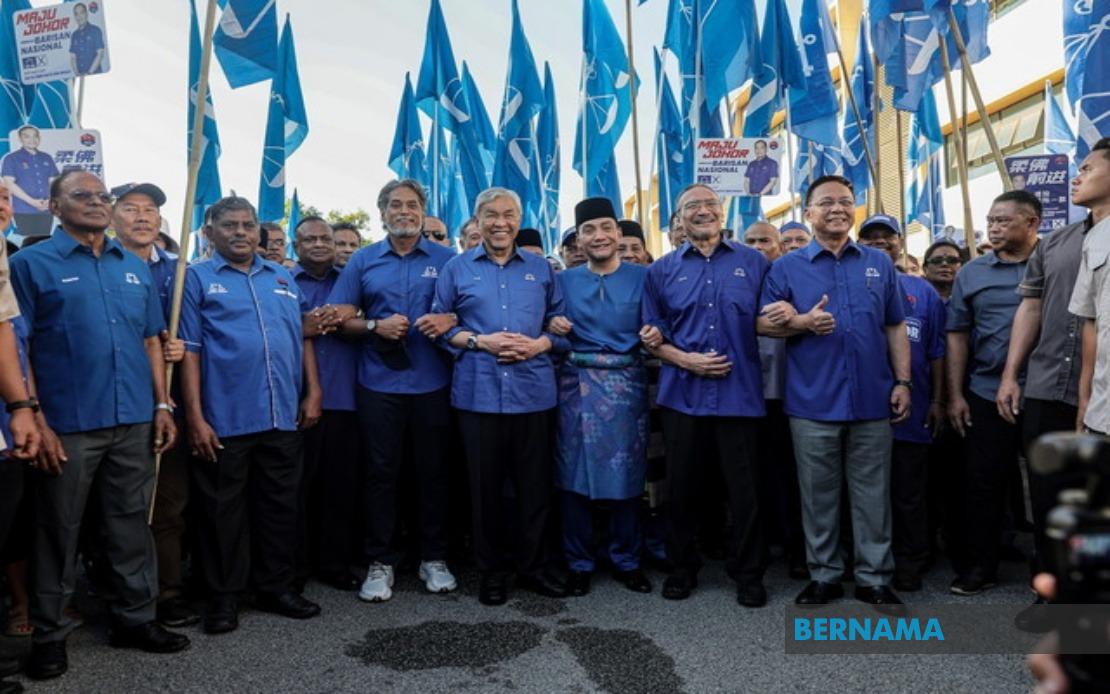 Top UMNO Figures Rally Behind Onn Hafiz as Johor BN Chief Files Nomination