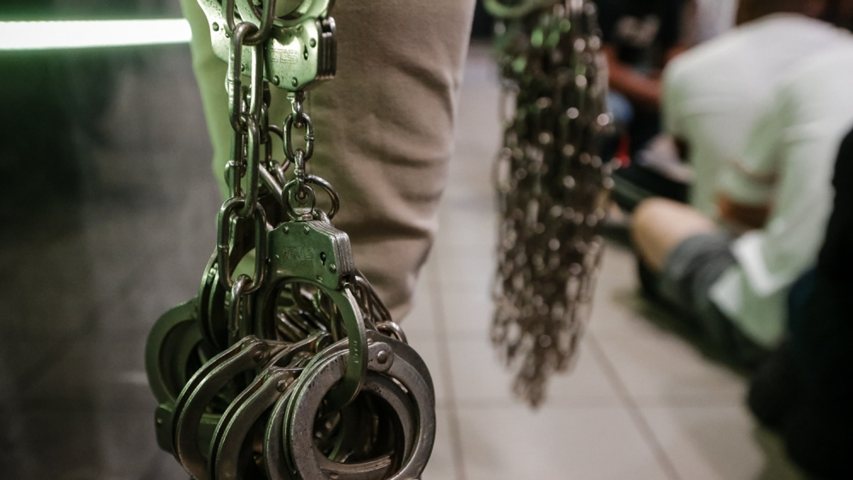 Dozen police officers held in RM2 million extortion case involving Chinese national