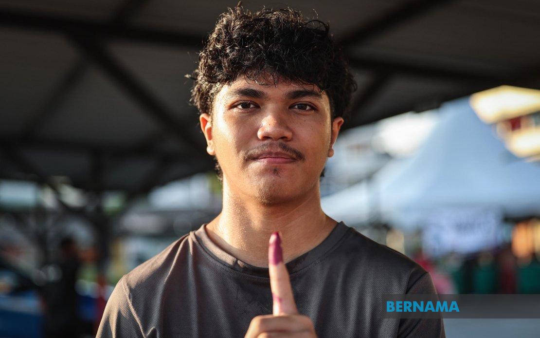 Johor's First-Time Voters Demand Accountability Over Party Loyalty