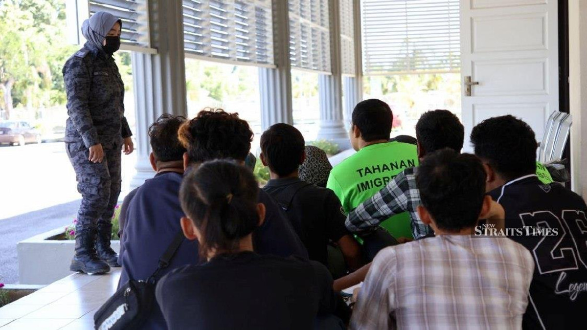 Ten undocumented migrants face court charges in Pasir Mas for overstaying and illegal entry