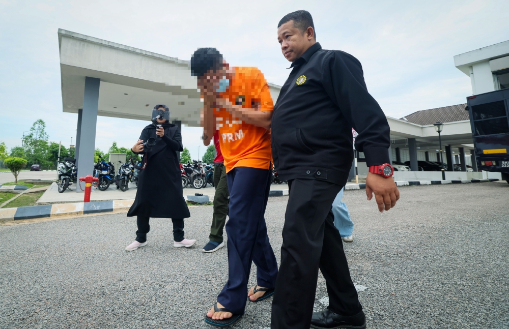 Kelantan Police Chief Held for Seven Days Over Alleged RM500 Bribery Case