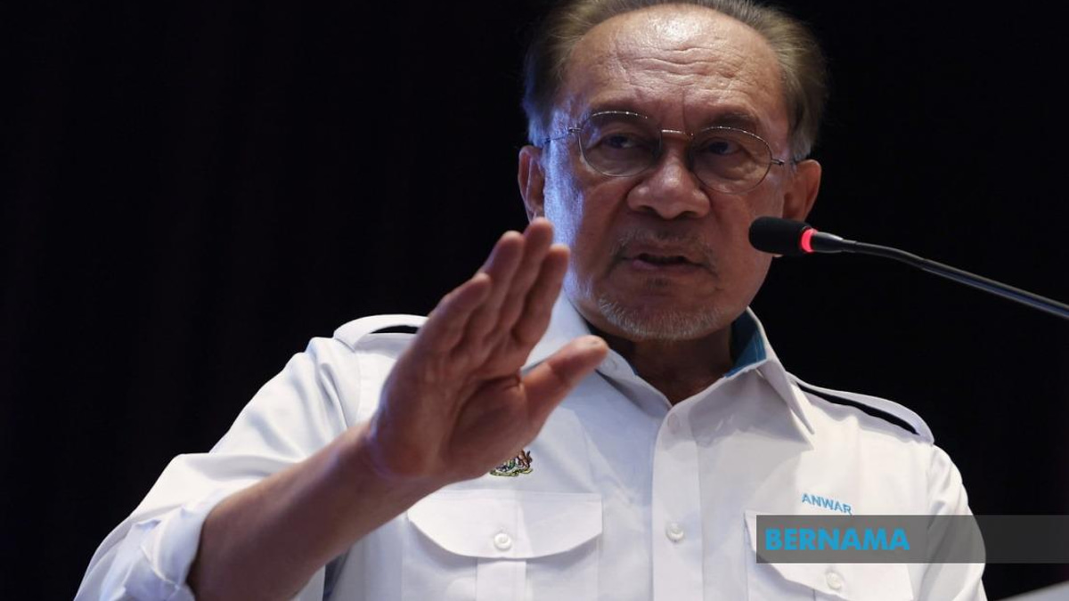 Malaysia's Competitiveness Surge Credited to Civil Service Excellence, Says PM Anwar