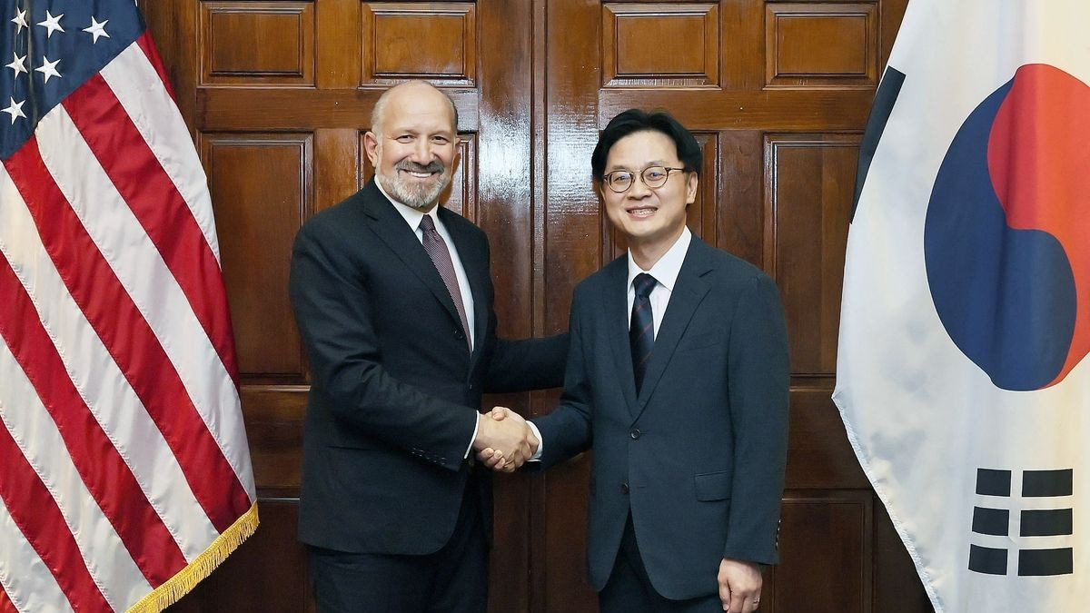 South Korea's Trade Chief Races to Washington as Tariff Storm Gathers