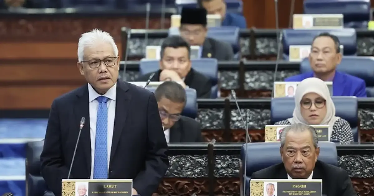 Hamzah Reclaims Opposition Leader's Front-Row Seat as Muhyiddin Shuffled Down Parliamentary Order