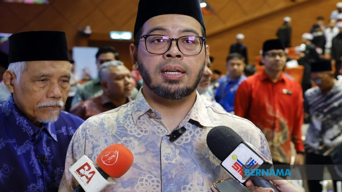 Malaysia to Deepen Youth Engagement on Extremism and Misinformation, Heeding Sultan Nazrin's Call