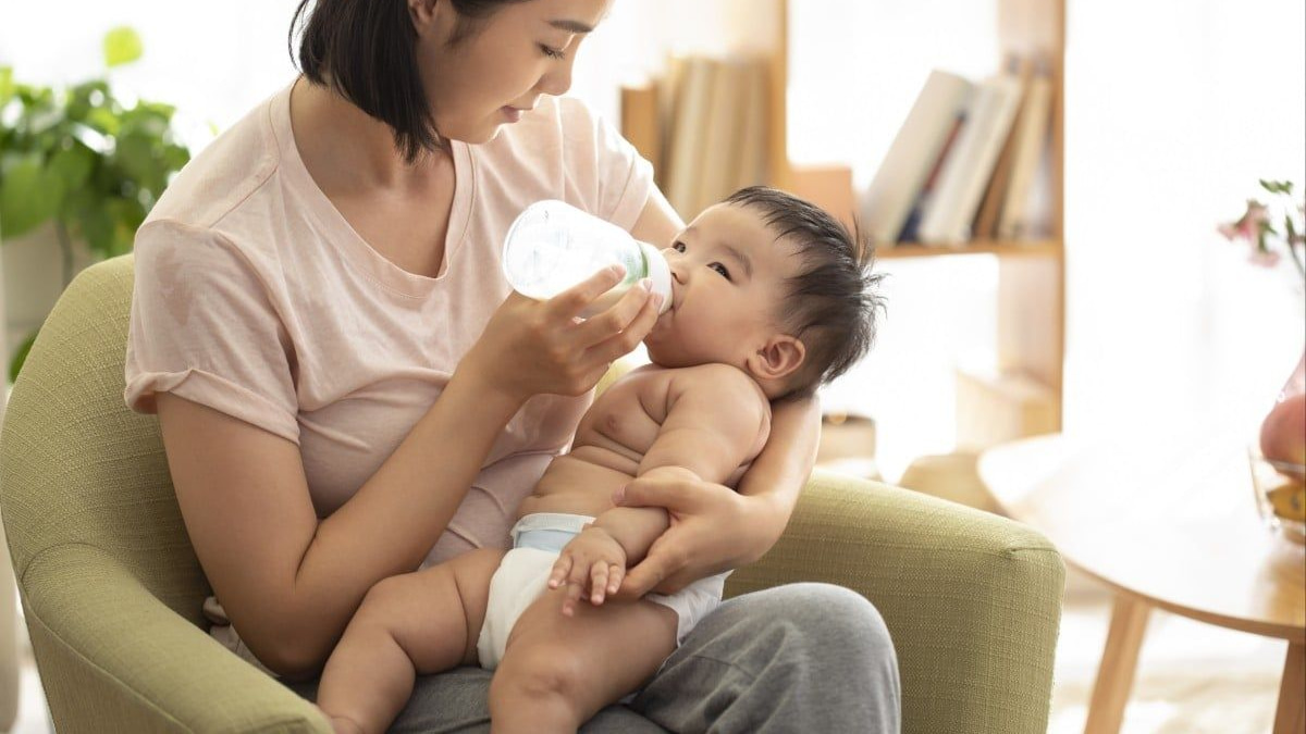 Chinese infant hospitalised after parents feed baby formula mixed with vegetable juice