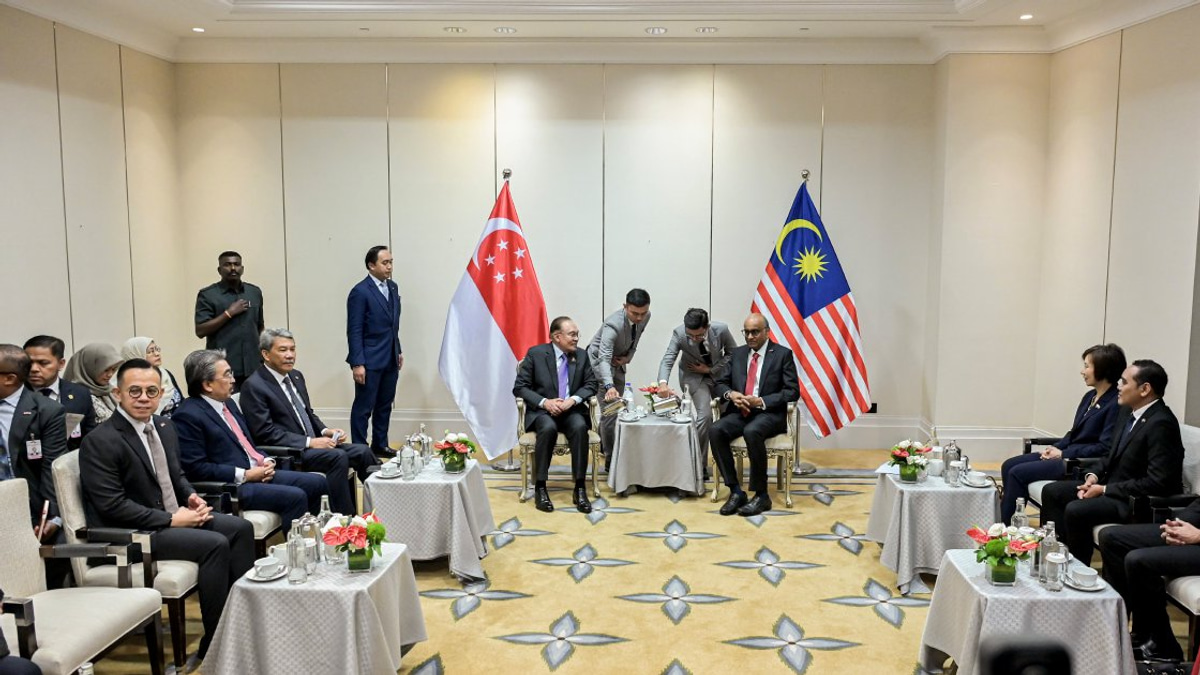 Anwar receives Singaporean President Tharman on three-day state visit