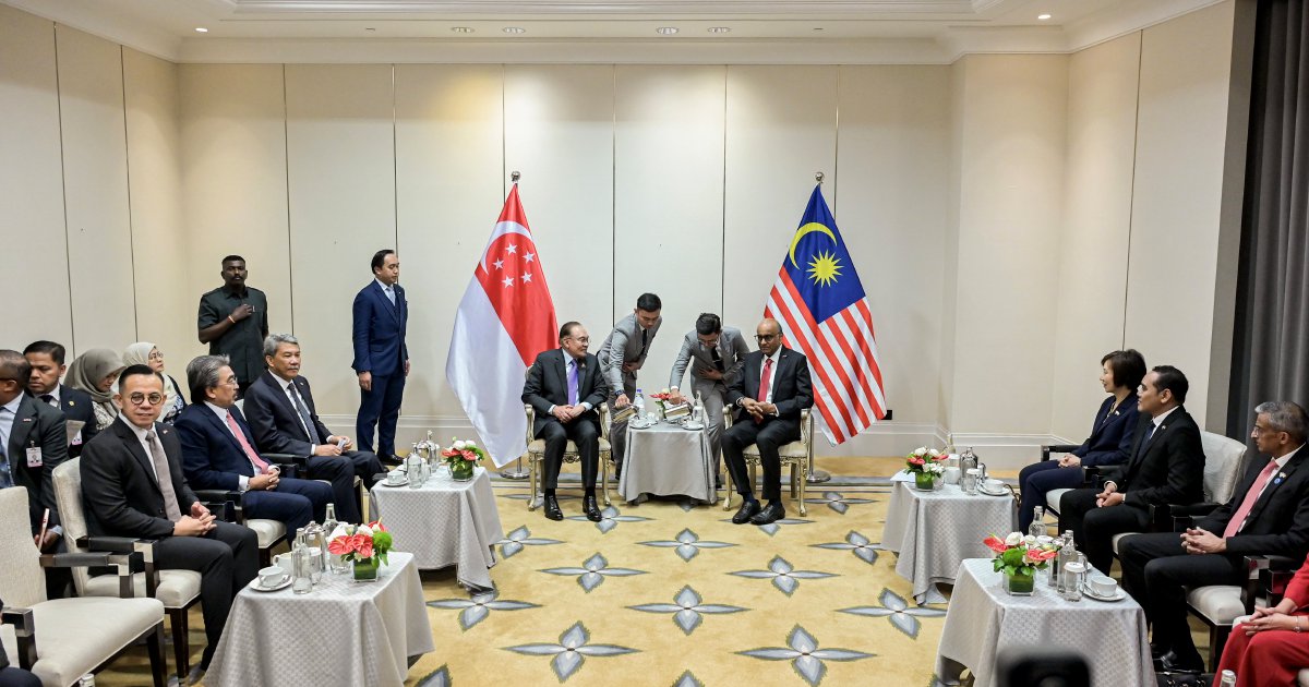 Anwar receives Singaporean President Tharman on three-day state visit
