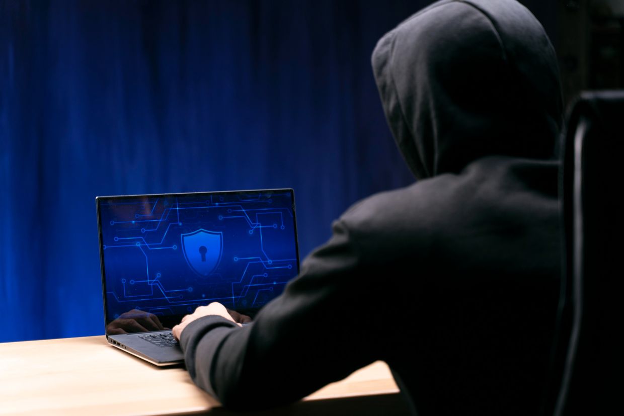 Two British Hackers Sentenced to Five Years for Transport for London Cyberattack