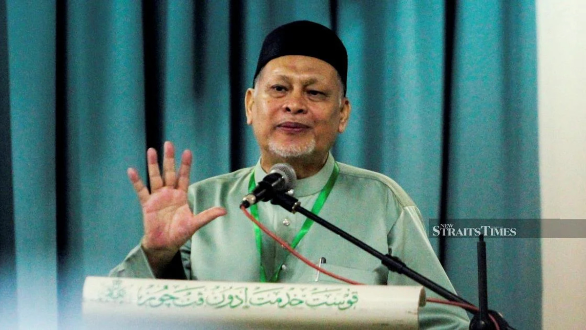 PAS Slams Muhyiddin's Hasty PN Logo Announcement for Johor, Negri Sembilan Elections