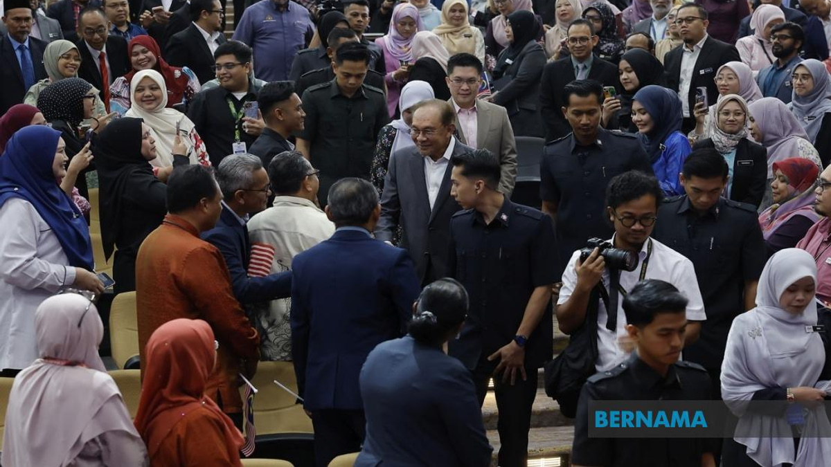 PM Anwar: Strengthen Bahasa Melayu While Embracing Multilingualism in Schools