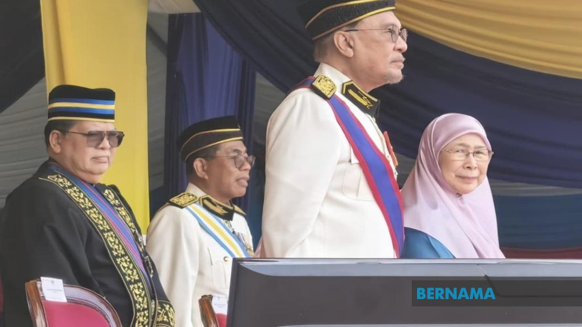 PM Anwar Calls on Malaysians to Remember Security Forces' Sacrifice