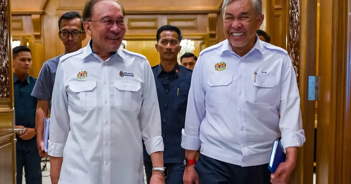 Anwar and Zahid Put On United Front Despite Barbs Over Minister Sackings