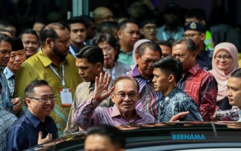 Malaysia's Six Per Cent GDP Growth Signals Strong Investment Confidence, But PM Warns Against Spending Misconceptions