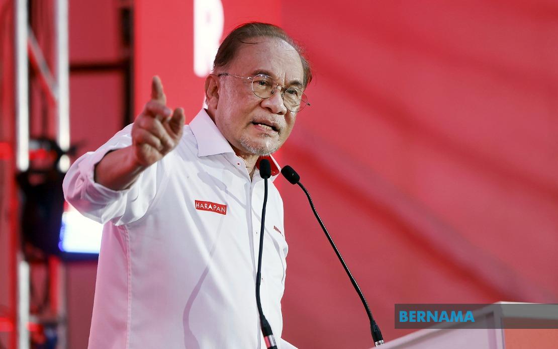 Johor Voters Need Wise, Decisive Leaders, Says Anwar as PH Launches Campaign