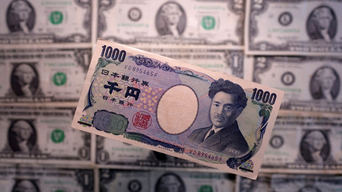 Japanese Yen Surges Past 158 Against Dollar, Triggering Government Intervention Speculation