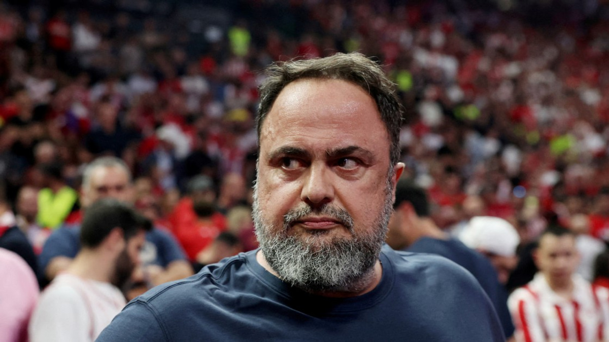 Nottingham Forest Owner Marinakis Takes Legal Action Against Crystal Palace Over Controversial Fan Banner