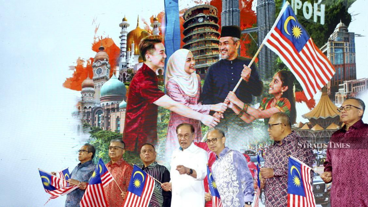 Anwar to Defend KWAP's Controversial eFishery Investment in Parliament