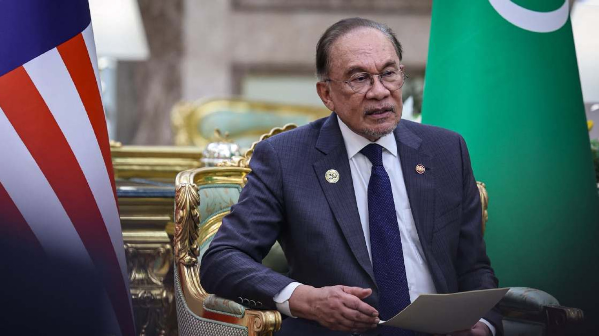 Anwar Lauds Petronas's Landmark Deal to Develop Turkmenistan Gas Field