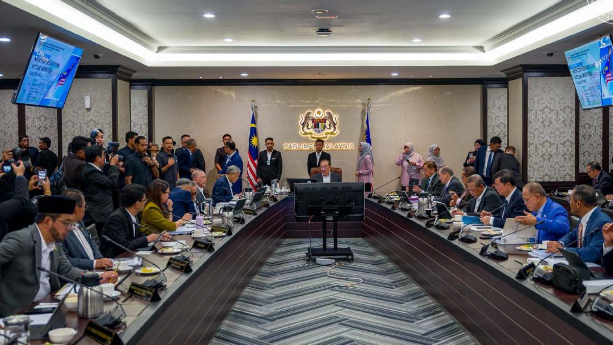 Economic Revival Takes Centre Stage at PM's Gathering of State Leaders