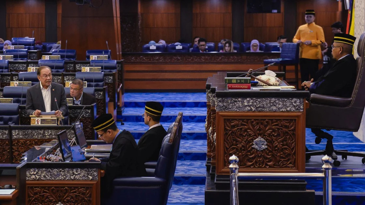 EC to Take Action Against Caretaker Governments Making Major Financial Decisions, Says Anwar Ibrahim