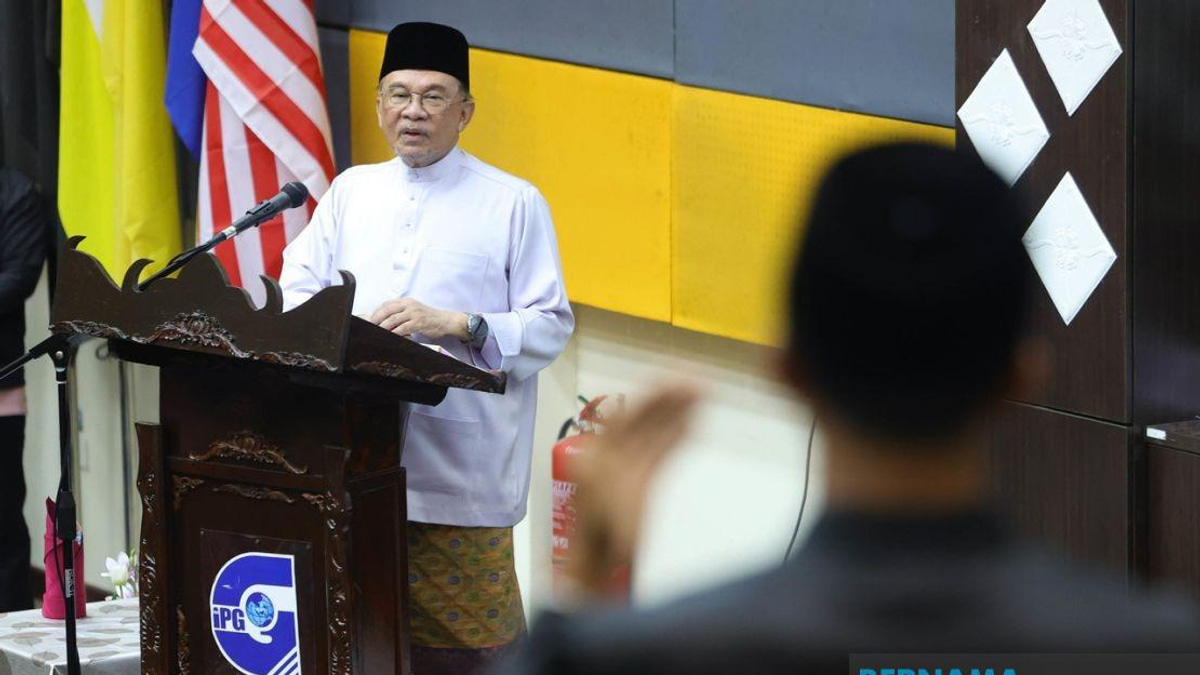 Malaysia Must Nurture Tech-Savvy Teachers Rooted in Ethics, Says PM Anwar
