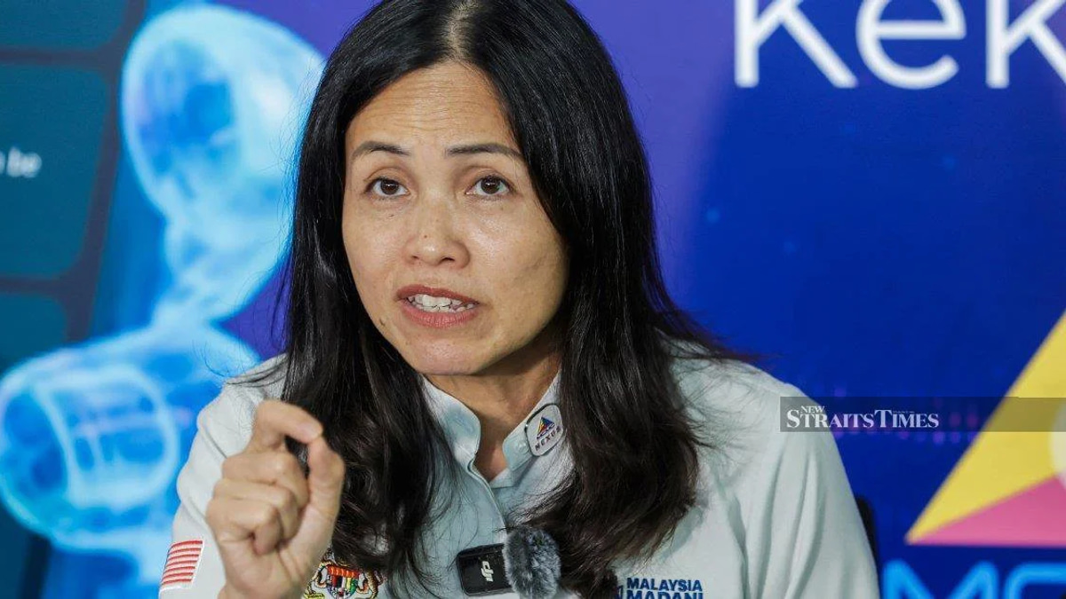 DAP's Teo Claims Manipulated Campaign Materials Designed to Weaken Pakatan Harapan in Johor