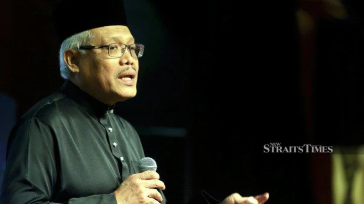 Hamzah Challenges Azam Baki's Appointment as NFCC Advisor Amid Past Controversies