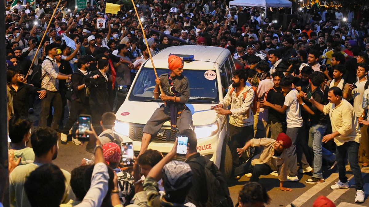Modi Faces Growing Student Fury Over Exam Fraud as Protests Rock India's Capital