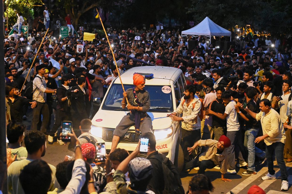 Modi Faces Growing Student Fury Over Exam Fraud as Protests Rock India's Capital