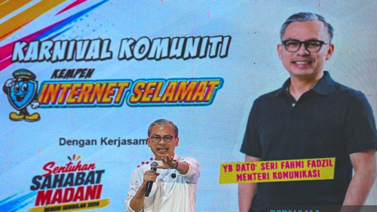 Fahmi Pushes for Digital Safety Push Into Malaysia's Rural Heartland