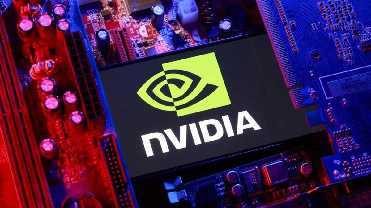 Tech Sector Reels as AI Boom Loses Momentum, Chip Stocks Plummet
