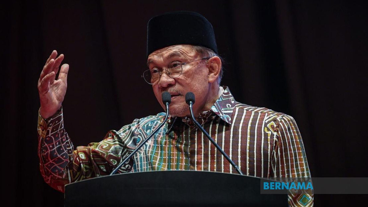 Waqf and Dakwah Bodies Must Balance AI, Digitalisation With Moral Values, Says PM Anwar