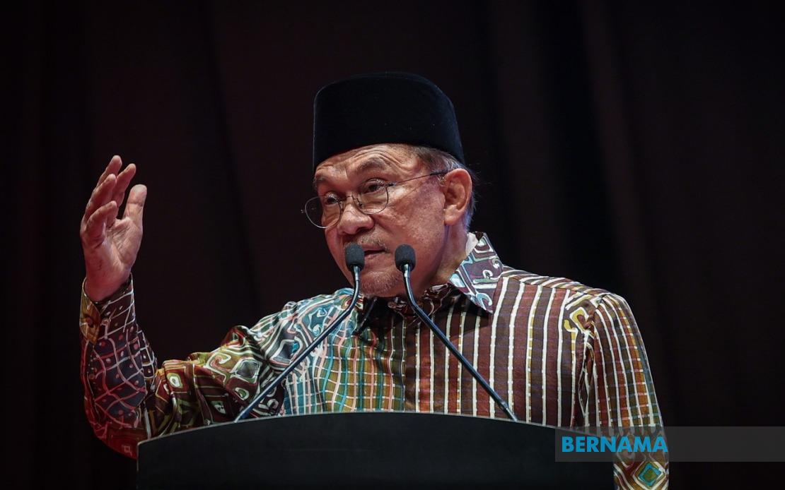 Waqf and Dakwah Bodies Must Balance AI, Digitalisation With Moral Values, Says PM Anwar
