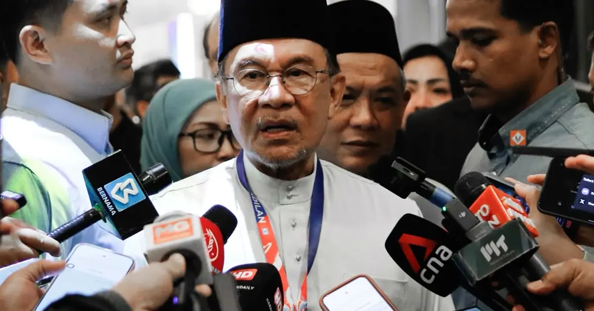 Anwar Dismisses Trust Concerns With Zahid as Difference in Perspective, Not Personal Rift