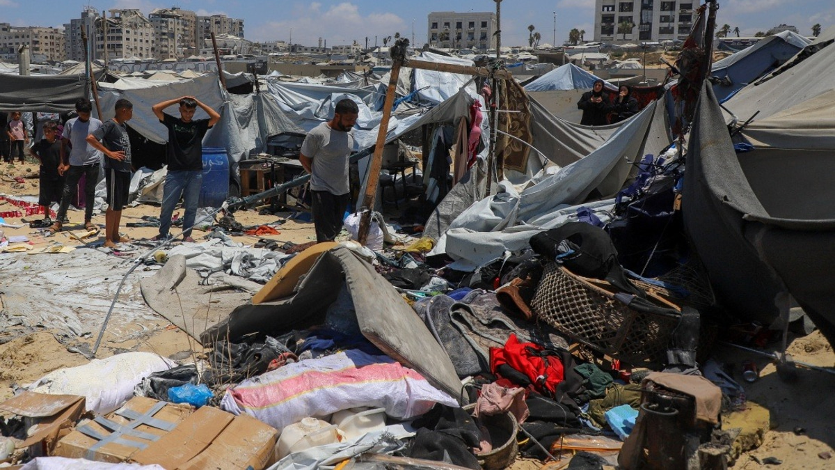 Over 90% of Gaza Strip Destroyed, Israeli Forces Control 80% of Territory, Palestinian Report Finds