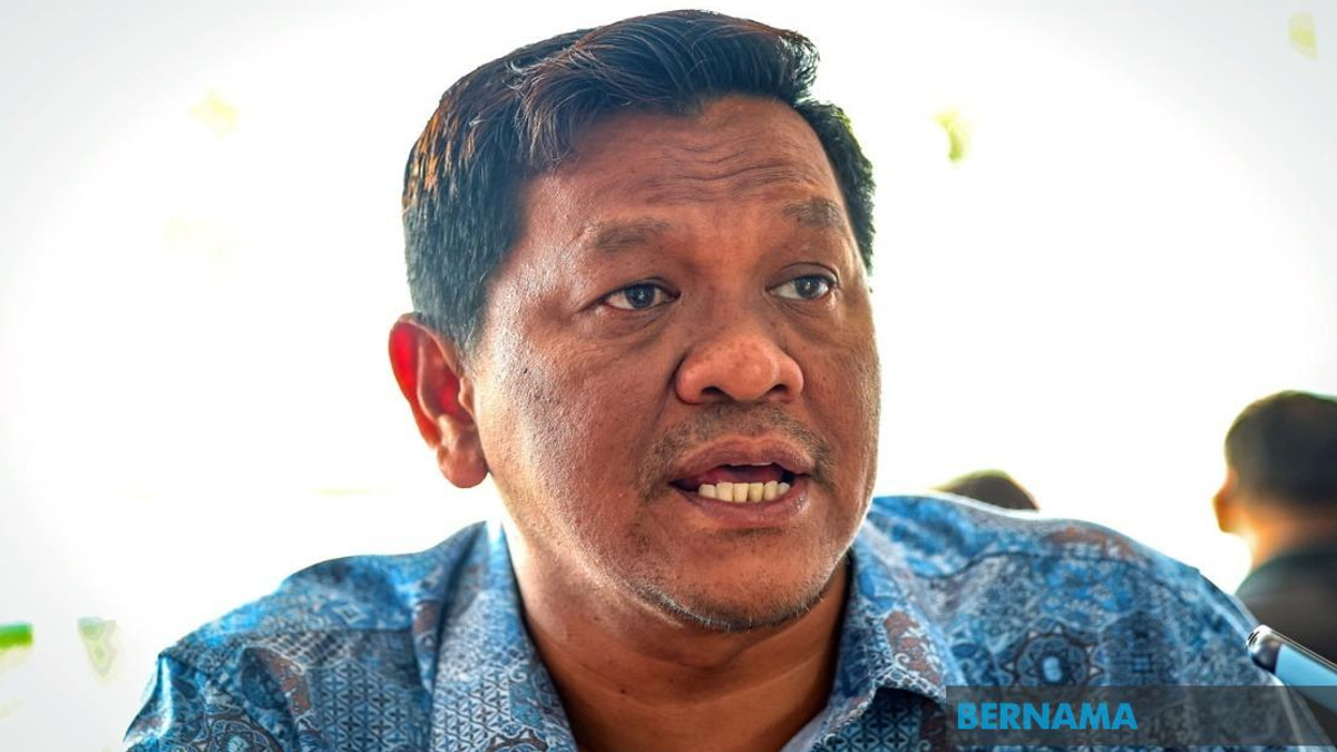 200 Renggam Motorcyclists Receive RM5 Fuel Vouchers in Government Outreach