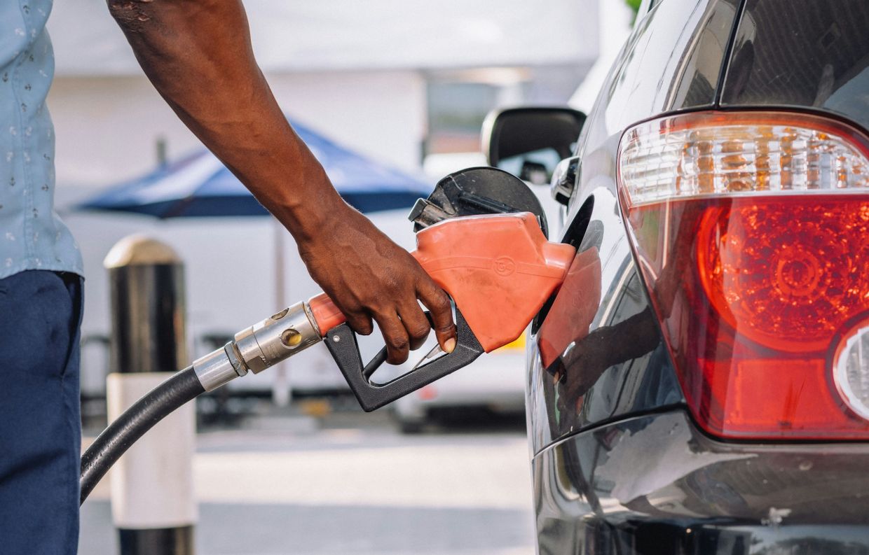 Major US Petrol Retailers Sued Over Alleged AI Price-Fixing Scheme in California