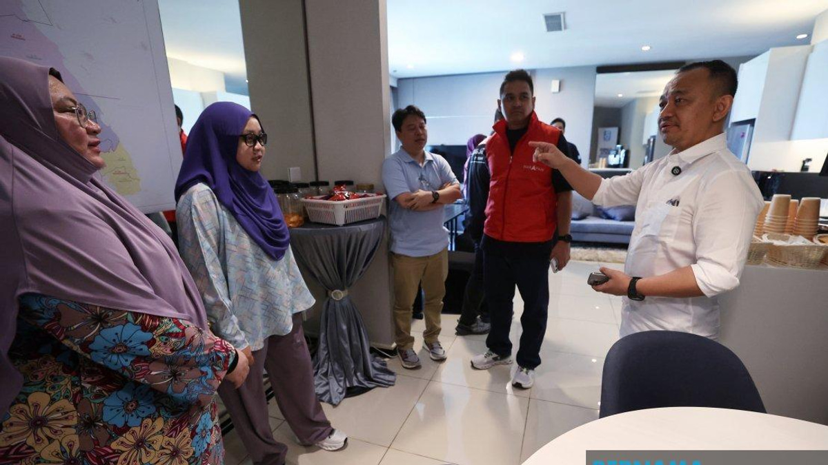 Maszlee Malik Pledges Mobile App to Streamline Constituent Services in Puteri Wangsa