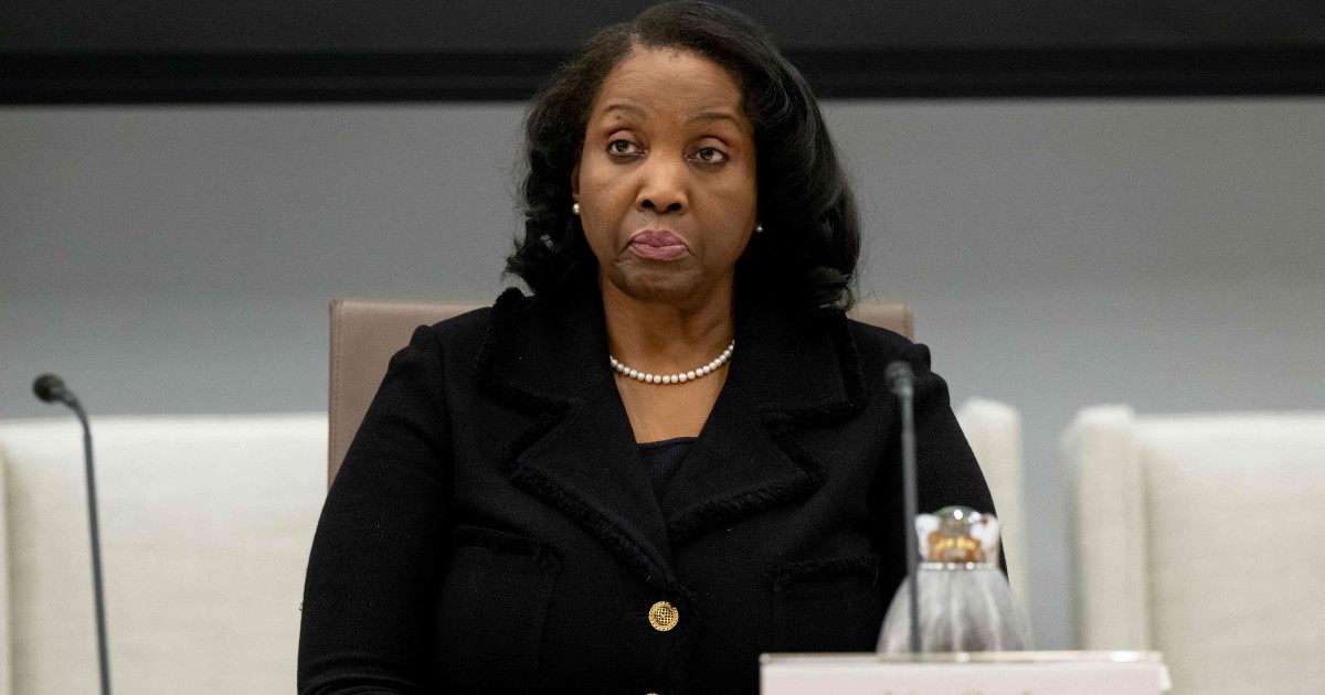 Trump Renews Bid to Oust Federal Reserve Governor Lisa Cook Following Supreme Court Setback