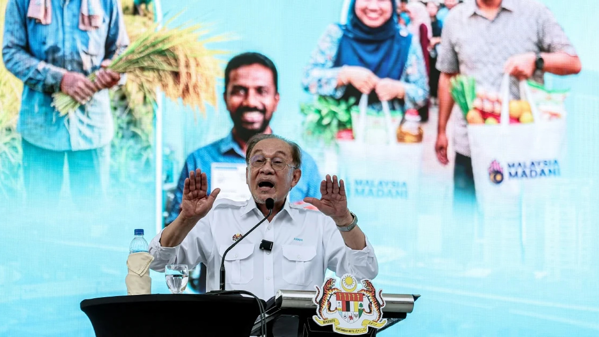 Anwar Boosts Neighbourhood Watch Funding to RM10,000 Annually
