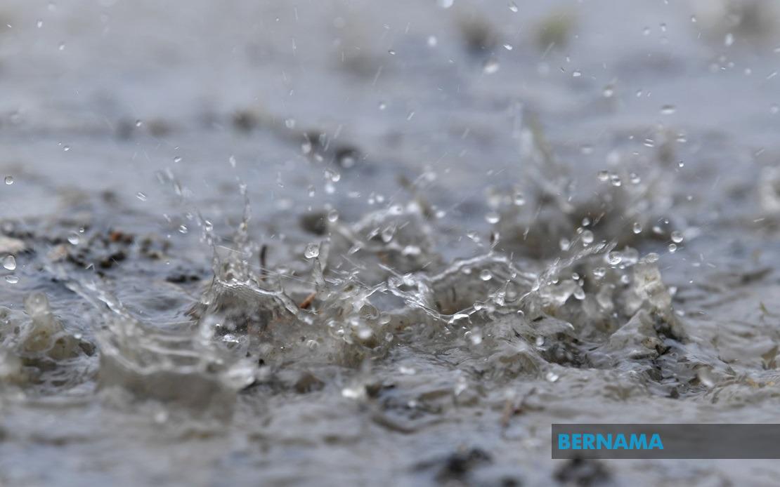 Flash Floods Kill 11 in Kashmir as Monsoon Batters Northern India