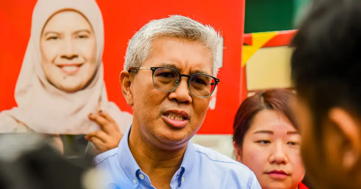 Pakatan Harapan Maintains Distance as BN and Perikatan Clash Over Race Issues, Says Tengku Zafrul