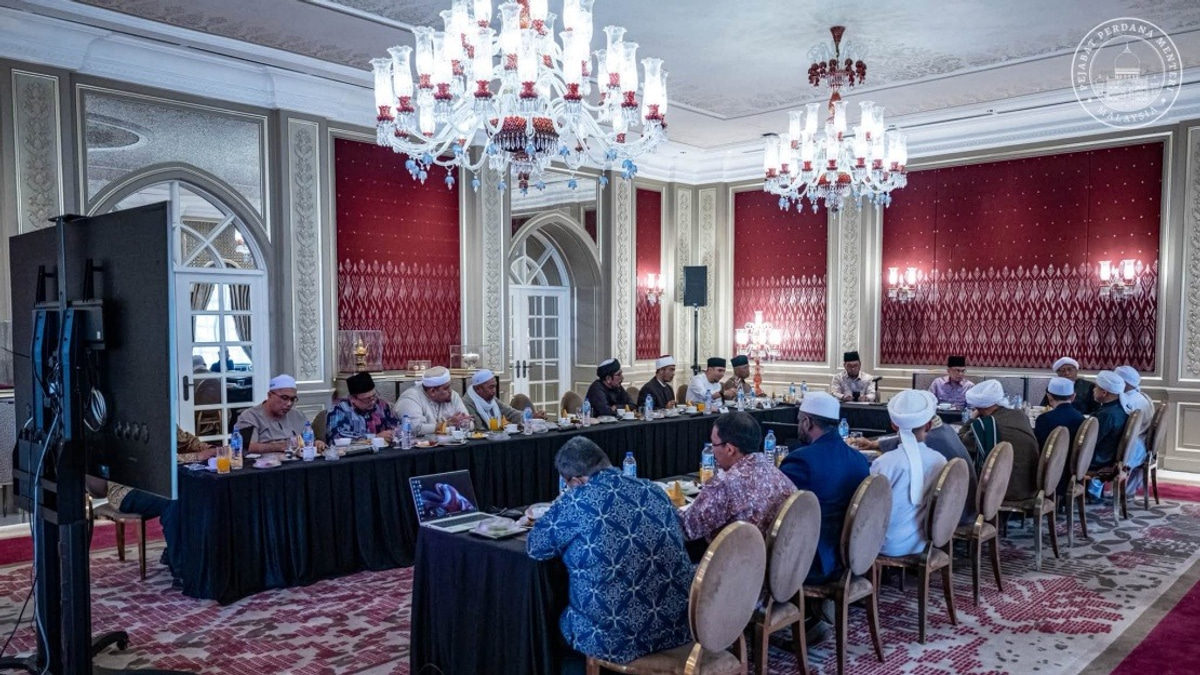 Religious Scholarship Informs Government Policy, Says Anwar