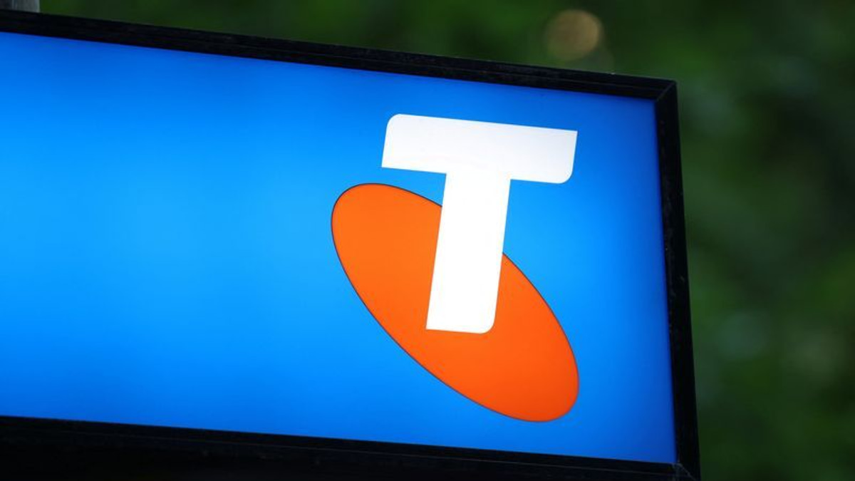 Major Telstra outage cripples Australian transport and payments