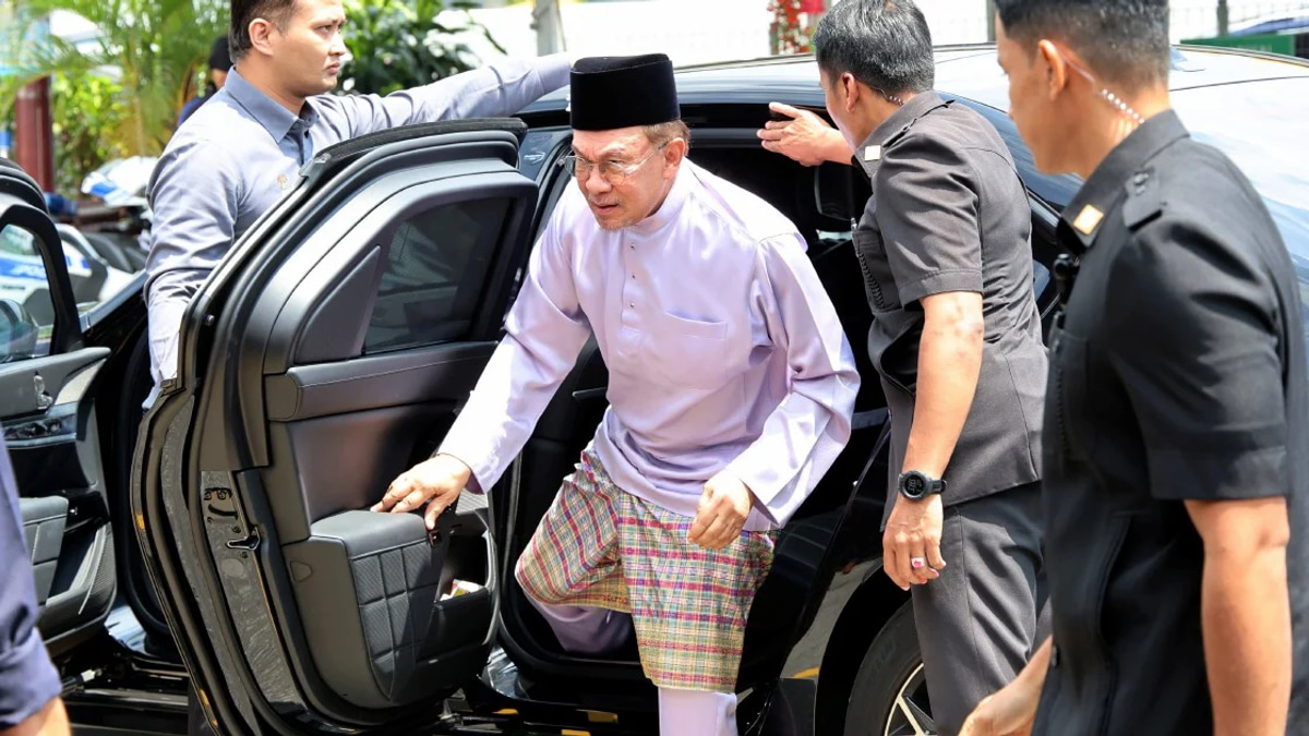 Anwar urges election campaigns built on respect, warns against arrogance