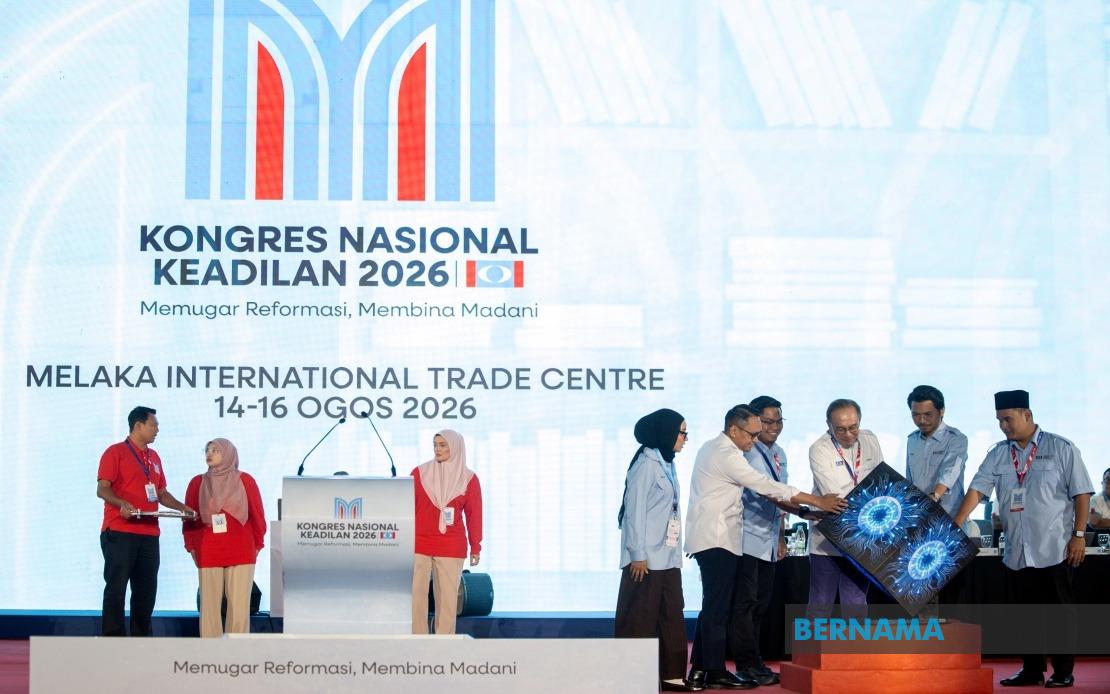 Anwar Launches PKR Youth Manifesto, Calls for 'Civilisational Renewal'
